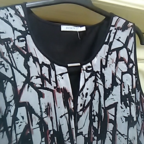 Ricki's Black and Gray Rust  Patterned Blouse - Picture 4 of 6